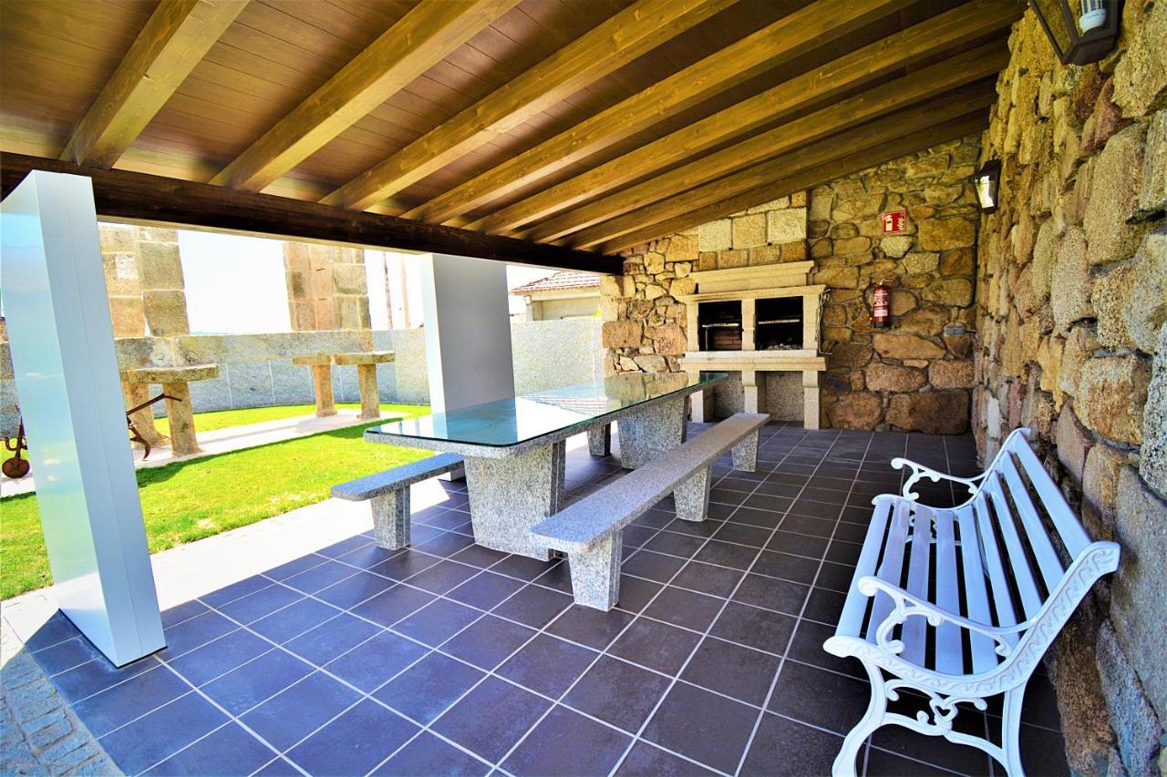 Apartamentos Mamuela Ribadumia Exterior foto